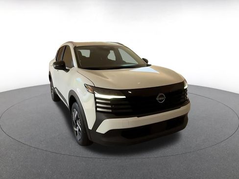 Used 2026 Nissan Kicks SV w/ Cold Weather Package FWD image 3
