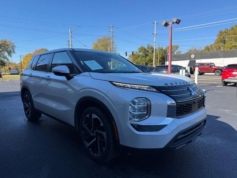 Used 2022 Mitsubishi Outlander ES image 7