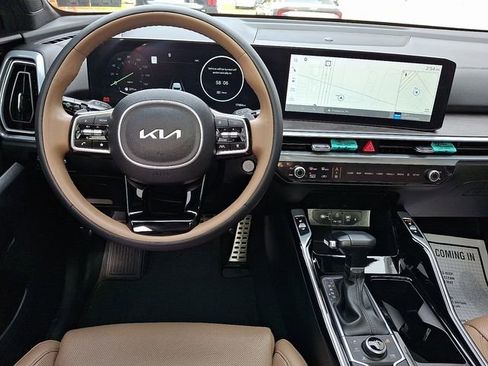 Used 2025 Kia Sorento SX Prestige w/ Olive Brown Leather Package image 11