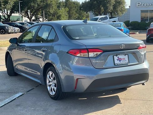 Used 2025 Toyota Corolla LE FWD image 6
