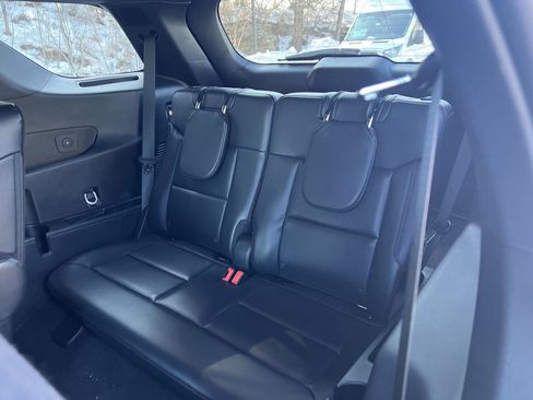 Used 2025 Ford Explorer ST-Line image 11