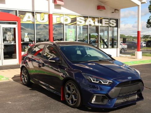 Used 2017 Ford Focus ST w/ Equipment Group 401A FWD image 3