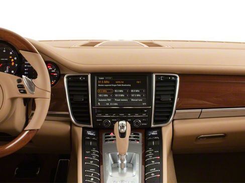 Used 2010 Porsche Panamera S image 21