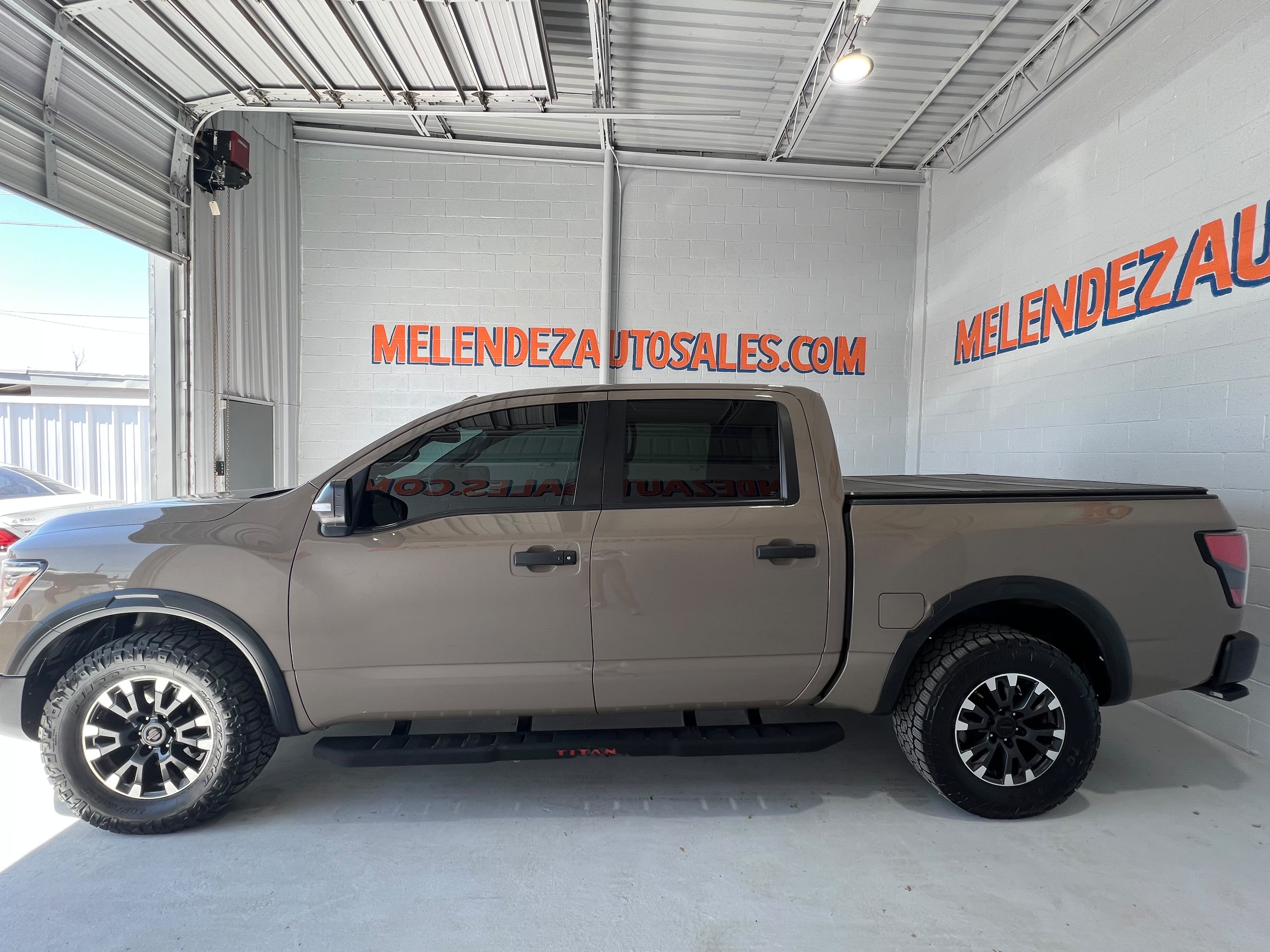 Used 2021 Nissan Titan PRO-4X w/ Pro-4x Convenience Package AWD/4WD image 1