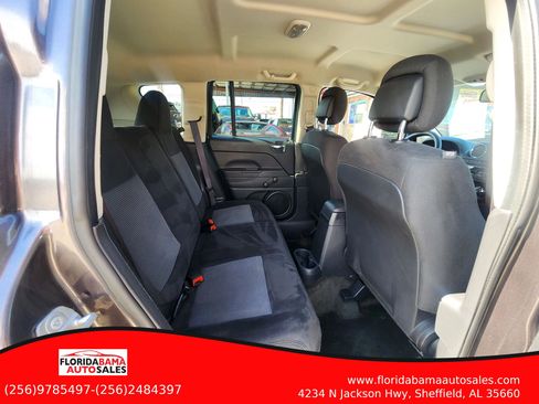 Used 2017 Jeep Compass Sport FWD image 11