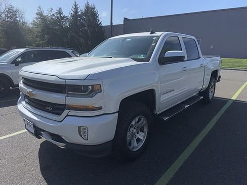 Used 2018 Chevrolet Silverado 1500 LT w/ All Star Edition AWD/4WD image 3