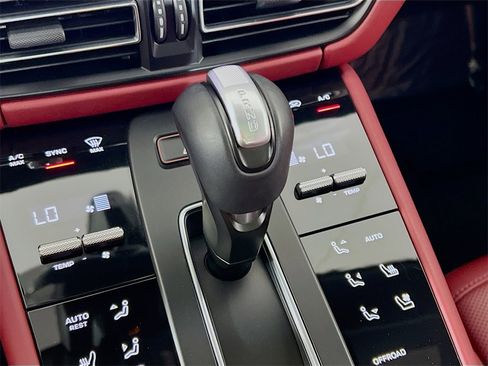 Used 2022 Porsche Macan GTS image 17