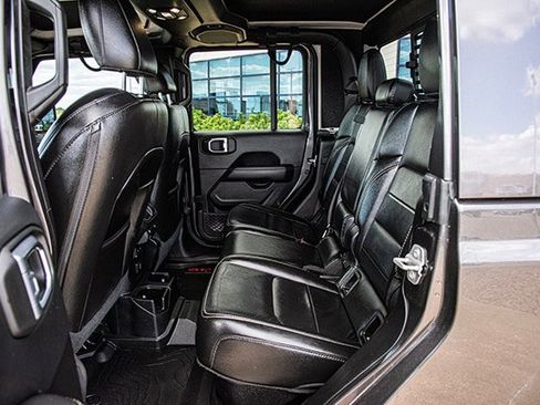 Used 2021 Jeep Gladiator Overland w/ Popular Equipment Package image 16