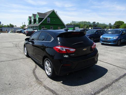 Used 2017 Chevrolet Cruze LT w/ Convenience Package FWD image 5