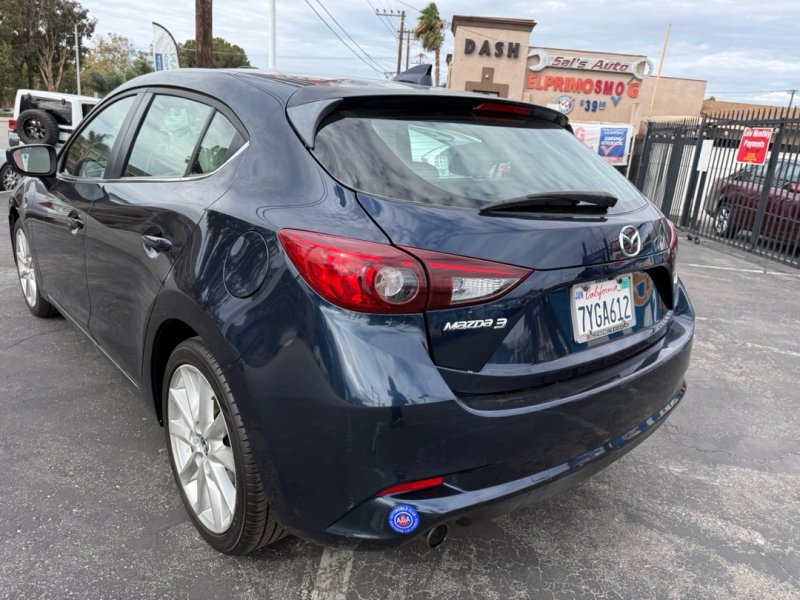 Used 2017 MAZDA MAZDA3 Grand Touring FWD image 9