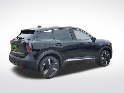 New 2026 Nissan Kicks SR w/ SR Premium Package image 5