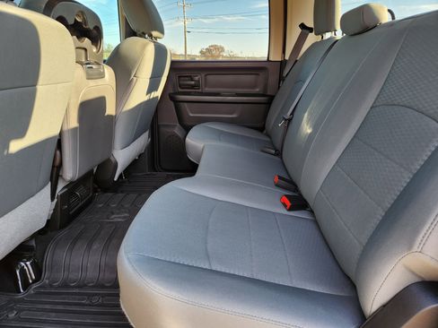 Used 2018 RAM 1500 Express image 28