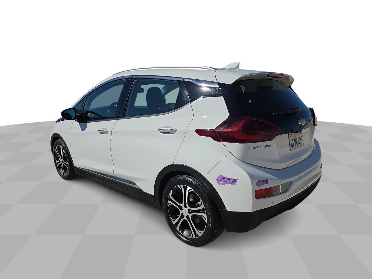 Used 2019 Chevrolet Bolt Premier w/ Infotainment Package FWD image 6