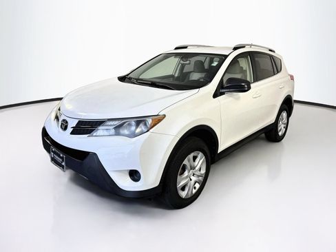 Used 2014 Toyota RAV4 LE AWD/4WD image 3