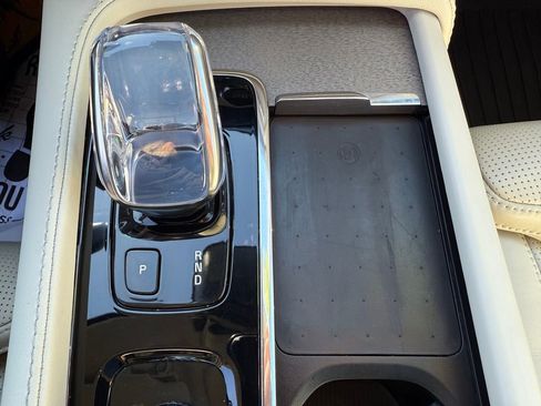 Used 2022 Volvo XC90 T8 Inscription w/ Advanced Package image 18