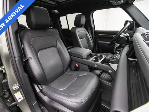 Used 2024 Land Rover Defender 110 S image 16