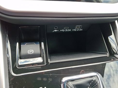 Certified 2025 Subaru Outback Premium image 24