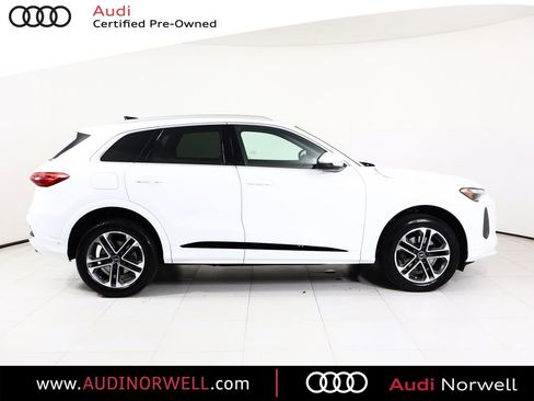 Certified 2025 Audi Q5 Premium w/ Convenience Package AWD/4WD image 19