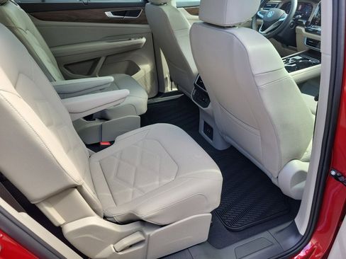New 2025 Volkswagen Atlas SE image 27