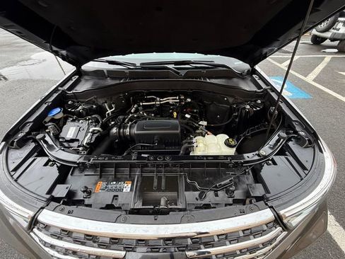 Used 2021 Ford Explorer XLT w/ Equipment Group 202A image 20