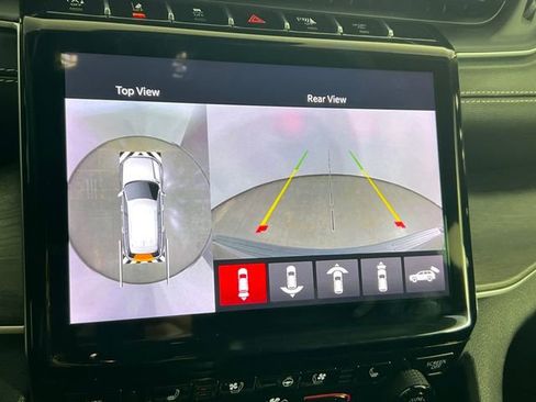 Used 2023 Jeep Grand Cherokee Limited w/ Luxury Tech Group II image 40