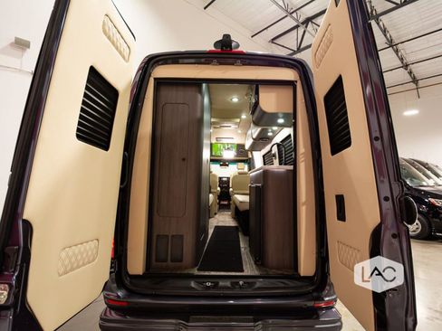 Used 2024 Mercedes-Benz Sprinter 3500 image 24