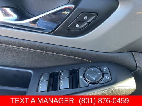 Used 2021 Chevrolet Traverse LT AWD/4WD image 17
