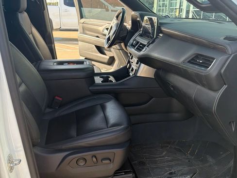 Used 2023 Chevrolet Suburban LT w/ Luxury Package AWD/4WD image 18