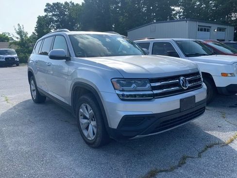 Used 2018 Volkswagen Atlas Launch Edition AWD/4WD image 2