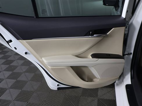 Used 2021 Toyota Camry LE image 21