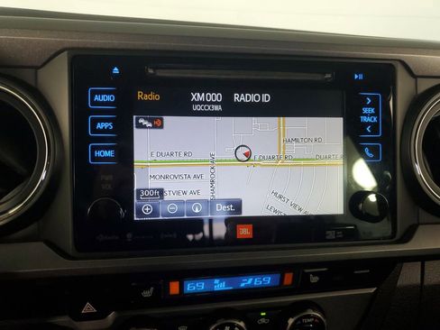 Used 2016 Toyota Tacoma TRD Sport image 21