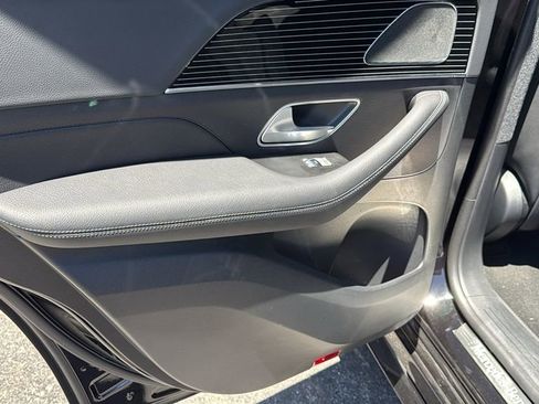 Certified 2025 Mercedes-Benz GLE 450 4MATIC image 28