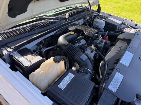 Used 2005 Chevrolet Silverado 3500 LT w/ Heavy-Duty Power Package RWD image 28