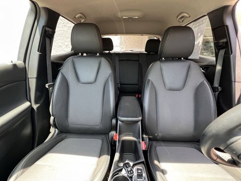 Used 2022 Buick Encore GX Select w/ Advanced Technology Package image 21