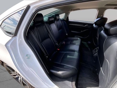 Used 2022 Honda Accord Touring image 19
