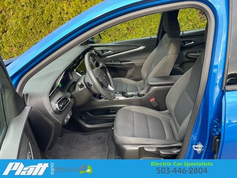 Used 2023 Chevrolet Bolt EUV LT image 21