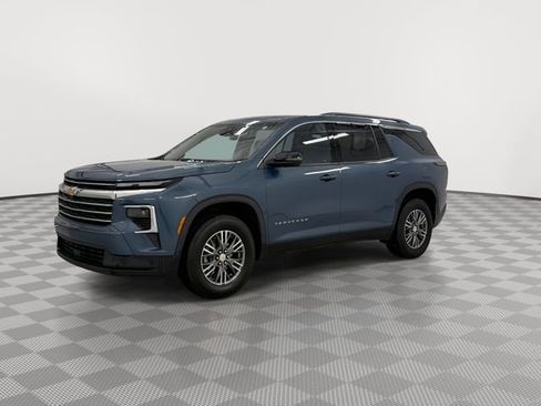 Certified 2025 Chevrolet Traverse LT image 4