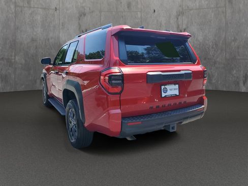 Used 2025 Toyota 4Runner SR5 AWD/4WD image 4