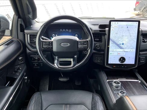 Used 2023 Ford Expedition Platinum AWD/4WD image 6