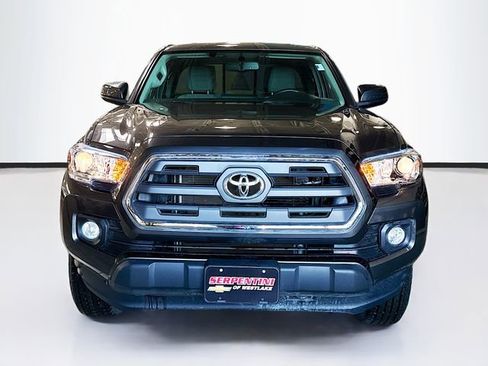 Used 2017 Toyota Tacoma SR5 w/ Tow Package image 4