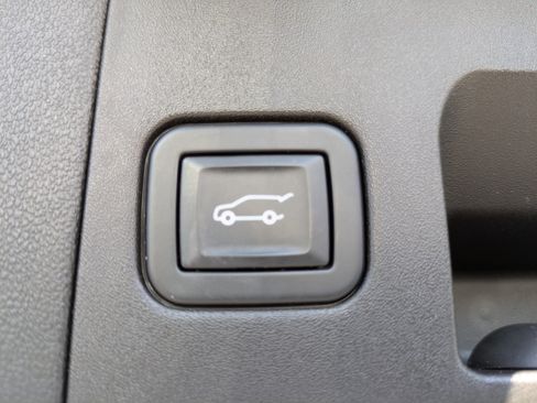 Used 2022 Cadillac XT5 Luxury image 8