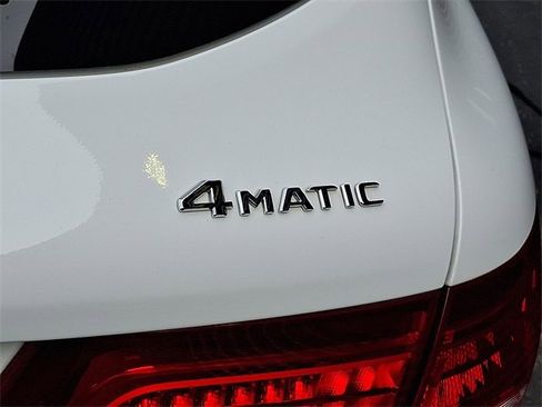 Used 2019 Mercedes-Benz GLC 300 4MATIC image 36