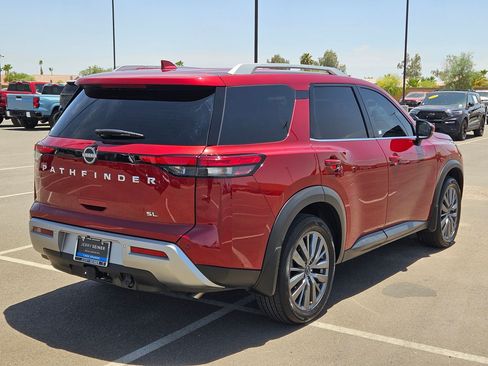 Used 2025 Nissan Pathfinder SL w/ SL Premium Package FWD image 5