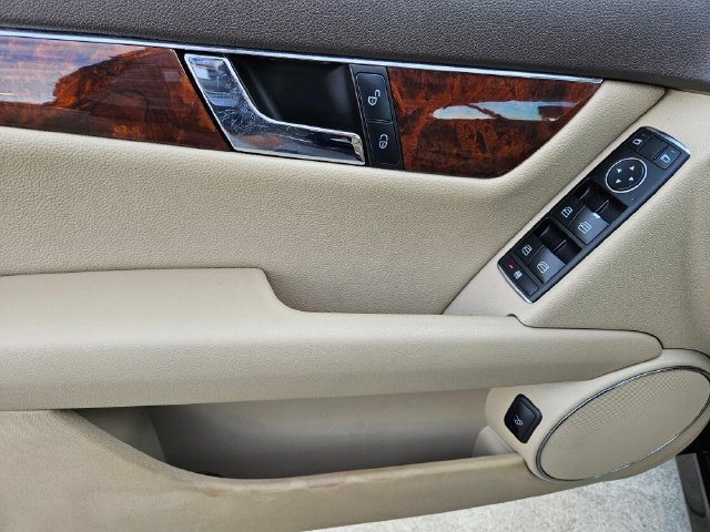 Used 2011 Mercedes-Benz C 300 4MATIC Sedan image 18