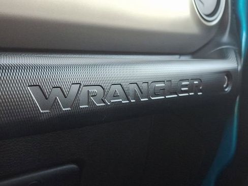 Used 2020 Jeep Wrangler Sport image 28