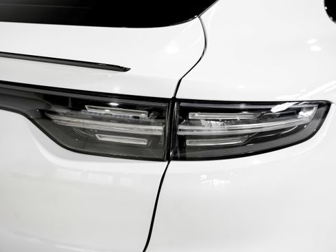 Used 2020 Porsche Cayenne S image 44