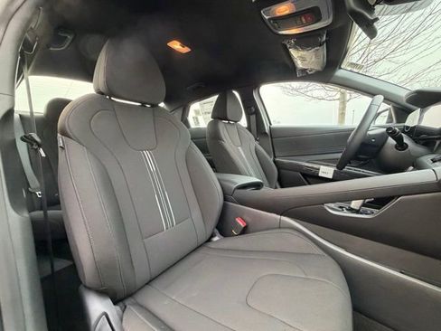 New 2026 Hyundai Elantra Sport FWD image 18