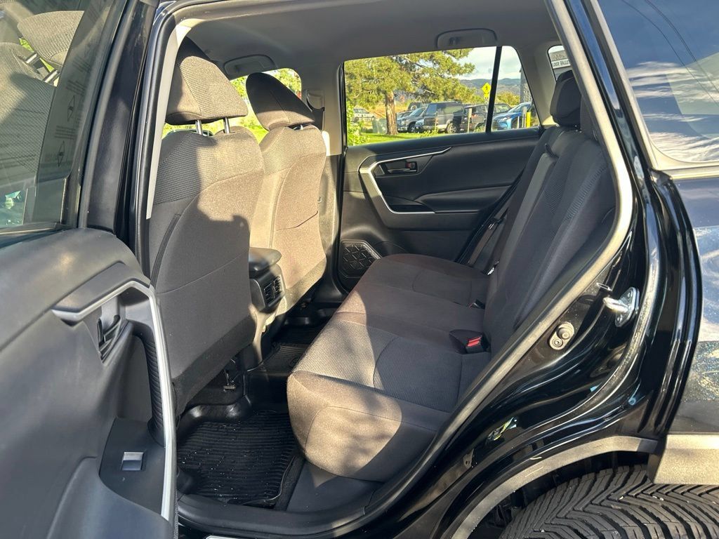 Used 2023 Toyota RAV4 LE AWD/4WD image 20