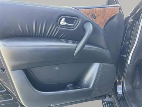 Used 2024 Nissan Armada SL w/ Captain's Chairs Package image 29