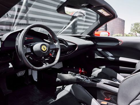 Used 2023 Ferrari SF90 Spider AWD/4WD image 2